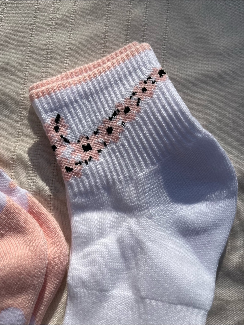 Nike DriFit White & Pink Ankle Socks - 3-Pack - Picture 11 of 14